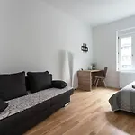 A Stylish In The Center Of True *