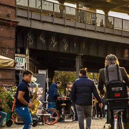 A Stylish In The Center Of True *